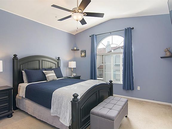 4th image of 315 Dolphin Ln Unit 4