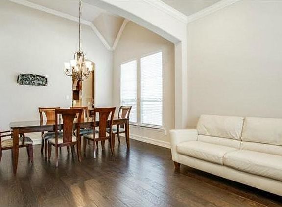 4th image of 2903 Townsend Dr