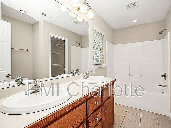 5th image of 2510 S Ridge Ave