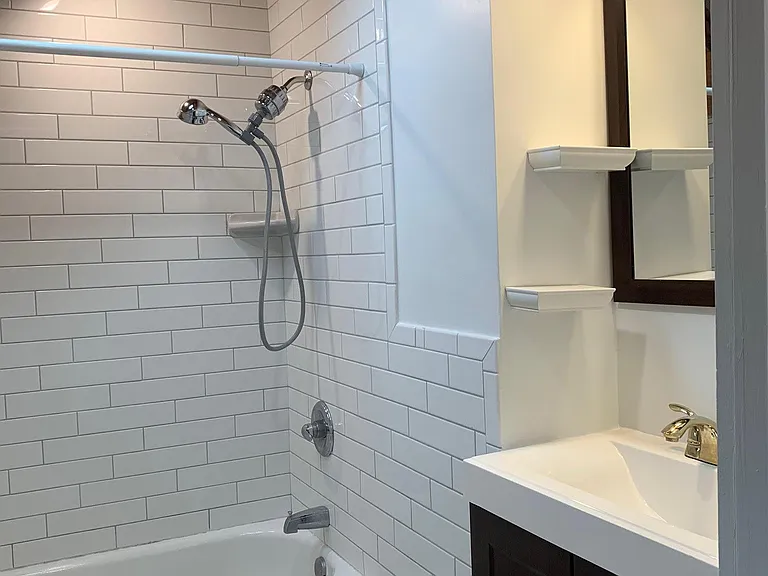 Main bathroom off the master bedroom