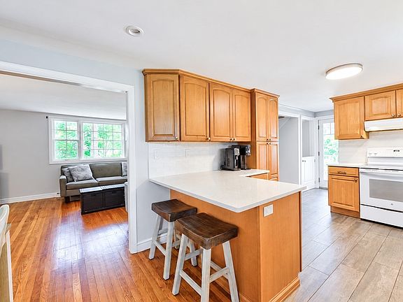 4th image of 12 Summer St