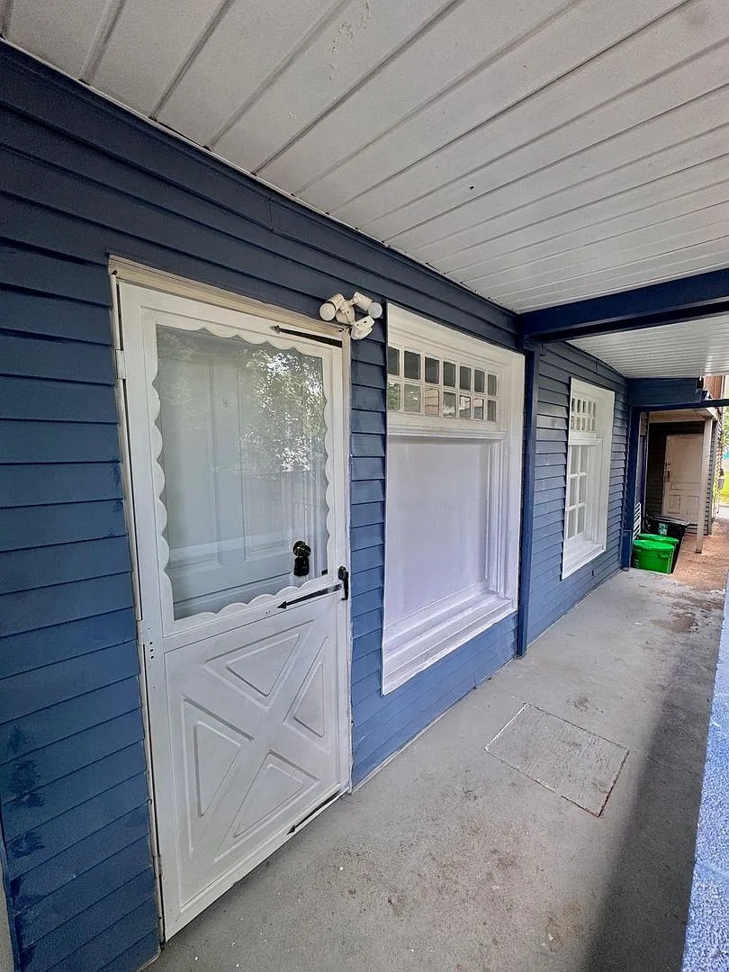 1411 W Liberty Street — Photo 2
