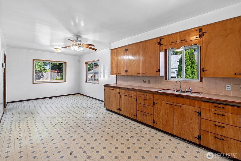 5th image of 1323 E 56th Street