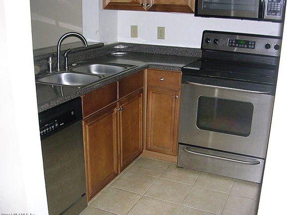 4th image of 11 Arbor Club Dr Unit 211