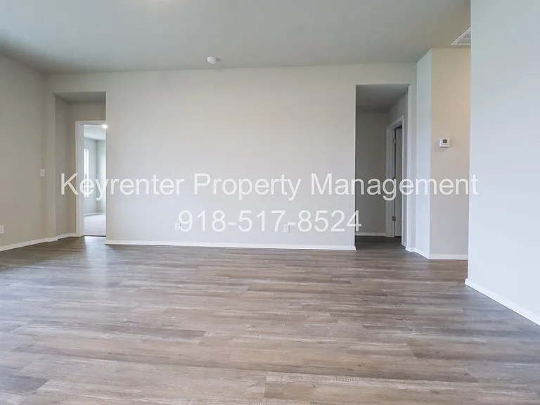 1327 E Honolulu Pl — Photo 15