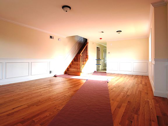 4th image of 184 Milton Ave
