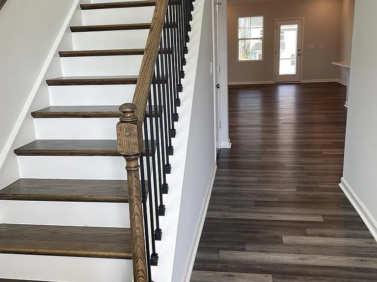1201 Matterhorn Dr — Photo 2