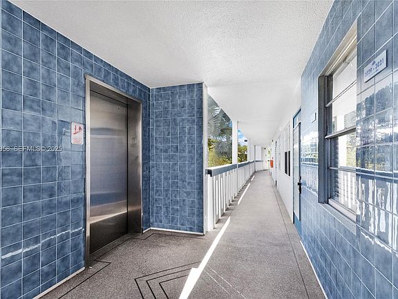 3rd image of 3030 Lincoln Pl #3030-B