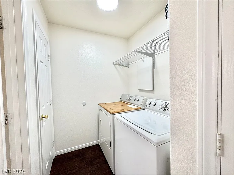 1861 Haiwee St #C — Photo 9