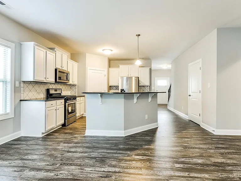 595 Airedale Trl — Photo 6