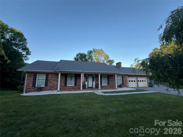1692 Pads Rd, North Wilkesboro, NC 28659