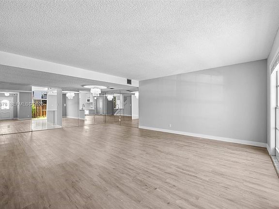 4th image of 2408 NE 10th St #122