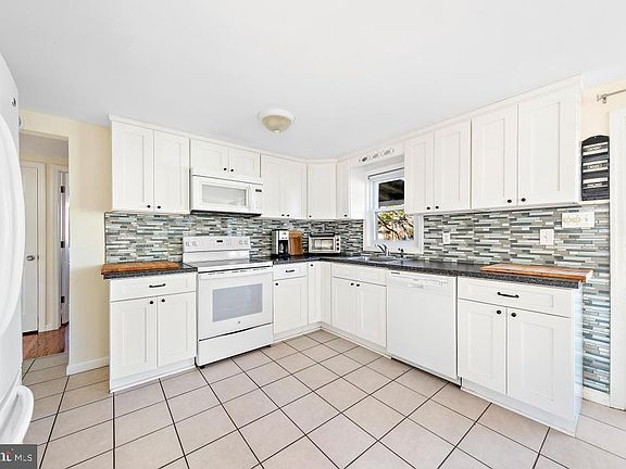 5th image of 227 E Essex Ave