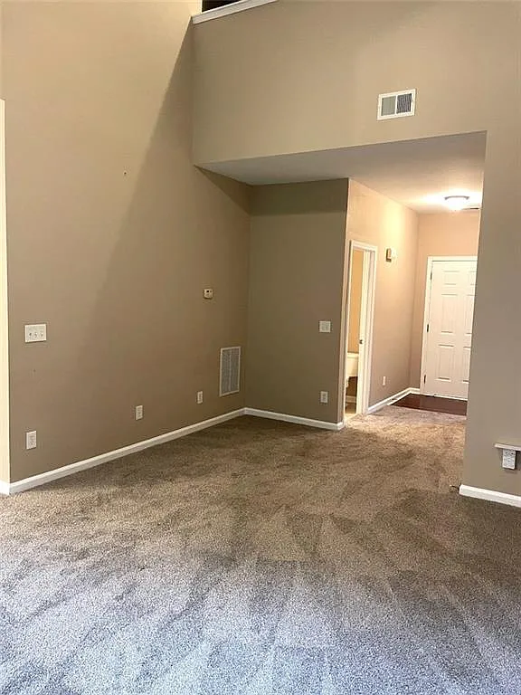 3 bed, 2.5 bath, 1843 sqft, $2,150 — Photo 2