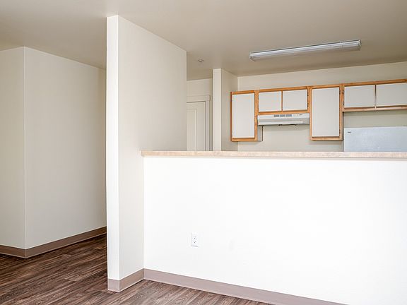 3rd image of 1003 NW Shattuck Way #2-241