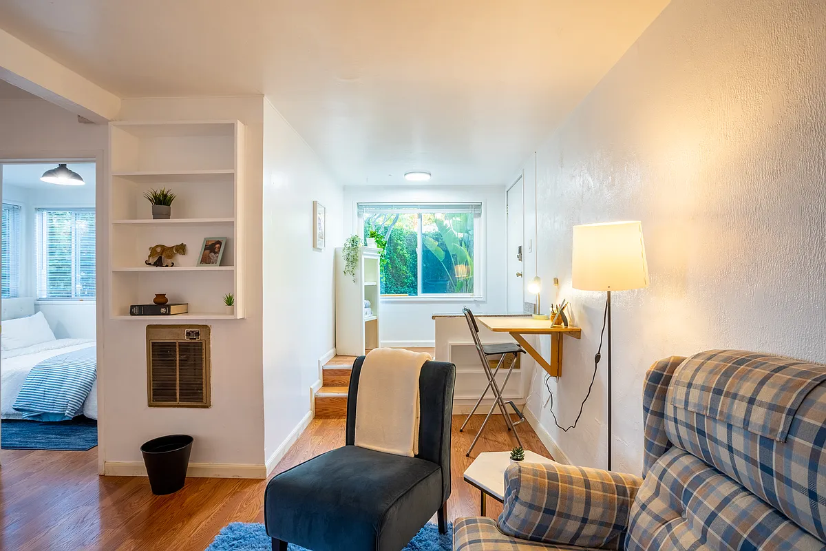 Building Photo - 1325 Sacramento St #1