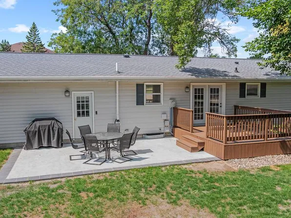 807 Hackberry Dr, Marshall, MN 56258