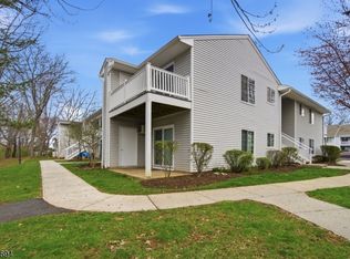 66 Mountain Ct #66, Bedminster Twp., NJ 07921