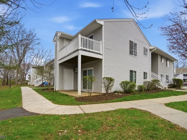 66 Mountain Ct #66, Bedminster Twp., NJ 07921