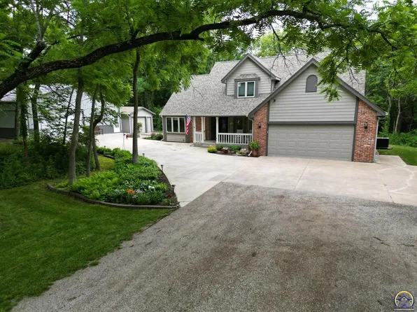 1609 318th St, Lecompton, KS 66050