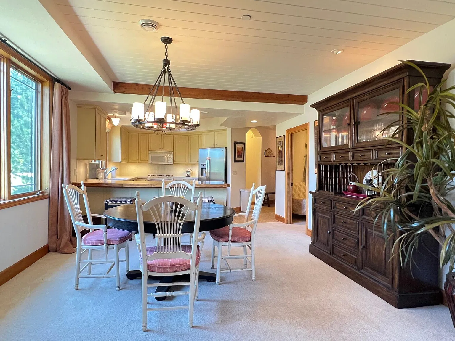 2 bed, 2.5 bath, 1841 sqft, $2,500 — Photo 3