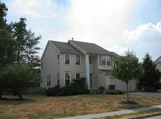 17 Indian Ln, Burlington, NJ 08016