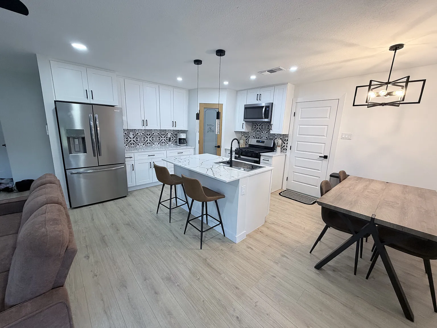 3 bed, 1293 sqft, $3,500 — Photo 4