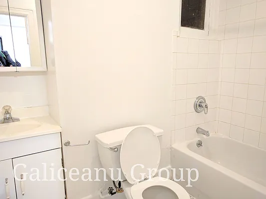 Rented by Lexington Real Estate Group | media 14