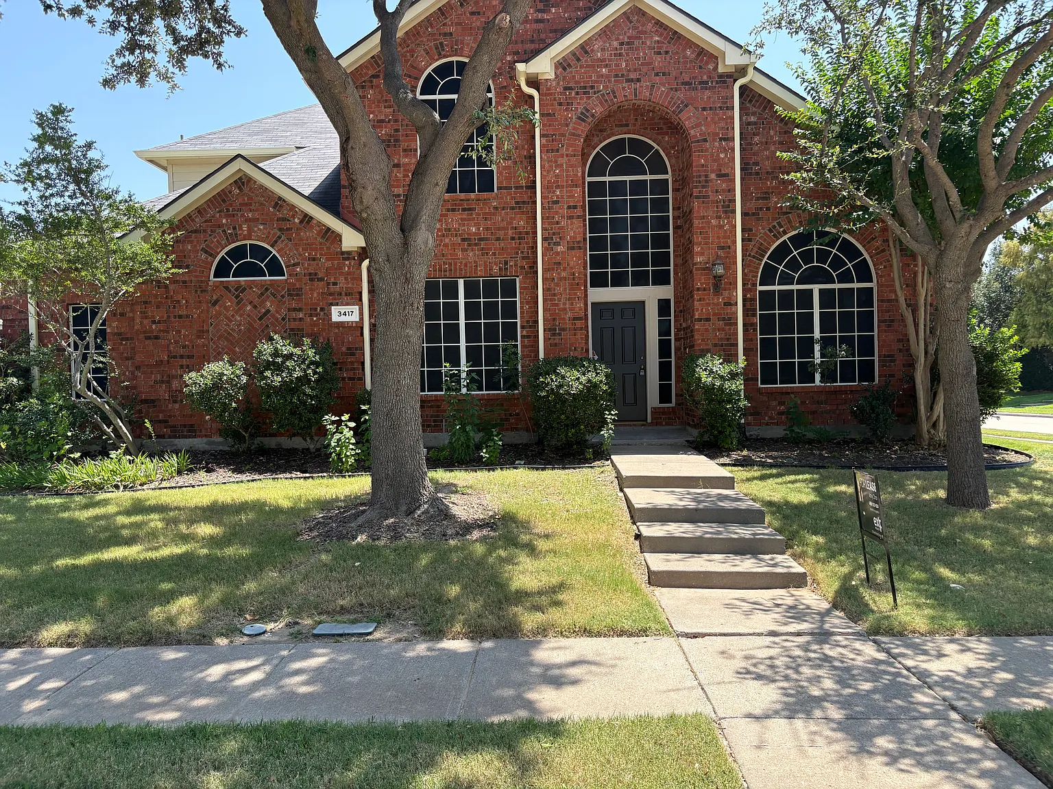 4 bed, 2905 sqft, $3,250 — Photo 2