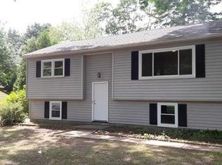 26 Oliver St, Easthampton, MA 01027