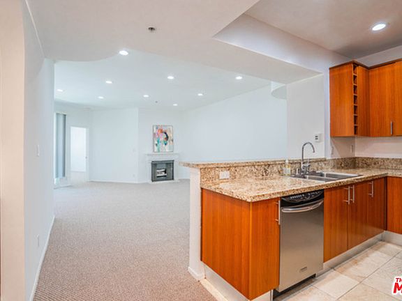 5th image of 620 S Gramercy Pl APT 205