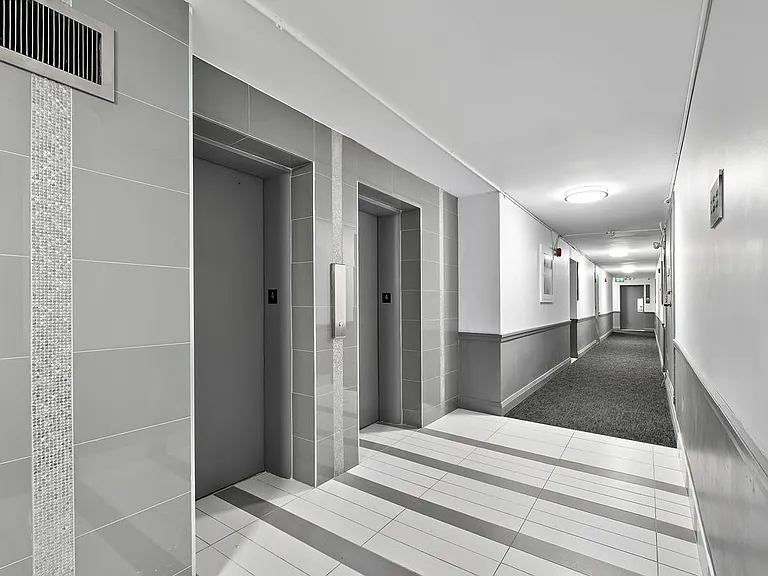 24 Tyndall Ave — Photo 4