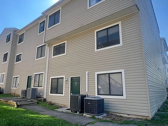 2nd image of 524 Calhoun St Unit 23