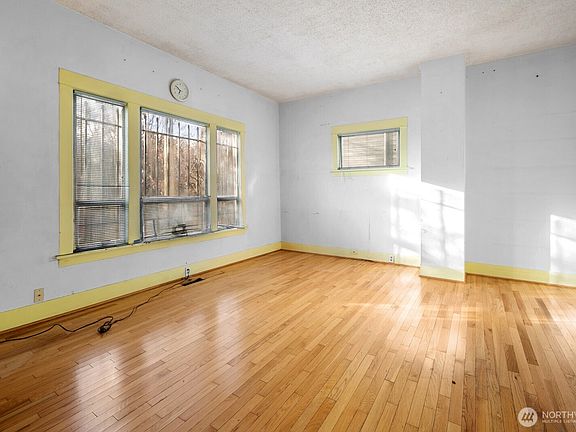 3rd image of 3226 S Edmunds Street