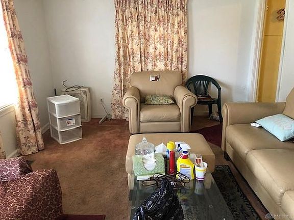4th image of 2922 Oakridge Dr