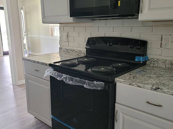 4th image of 6442 N Ballejo Ct