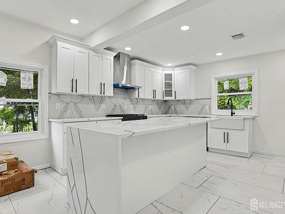 5th image of 1433 Dogwood Dr