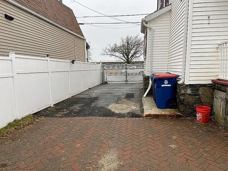 1179 Cove Rd — Photo 2