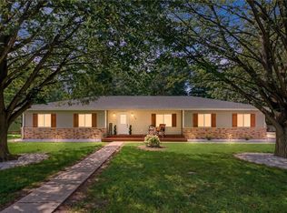 16 Knight Ln, Westville, IL 61883