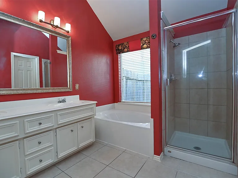 2123 Castle Gardens Ln — Photo 16