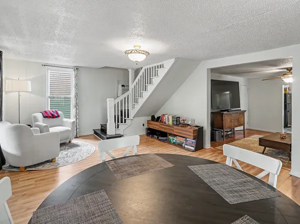 438 N 4th St, Oskaloosa, IA 52577