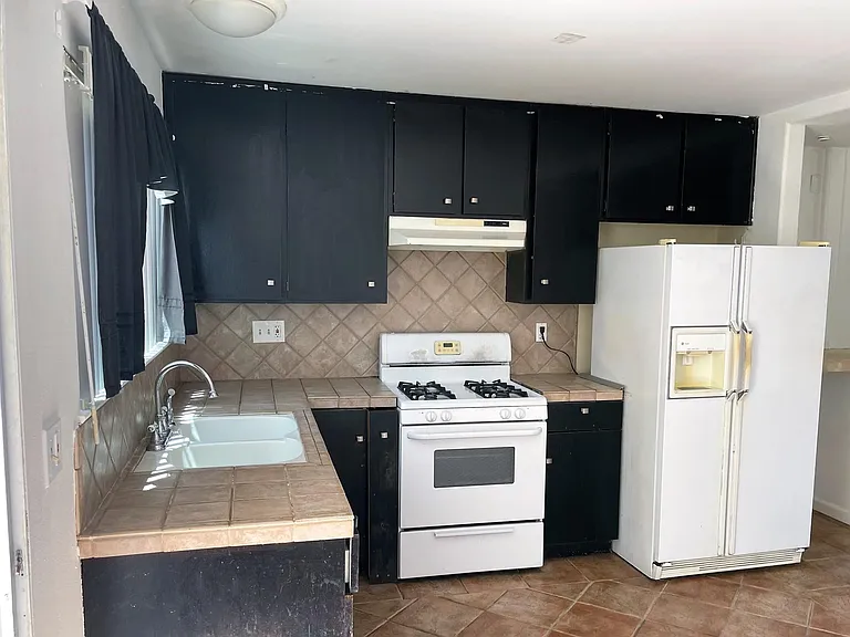 1311 Casa San Carlos Ln #C — Photo 4