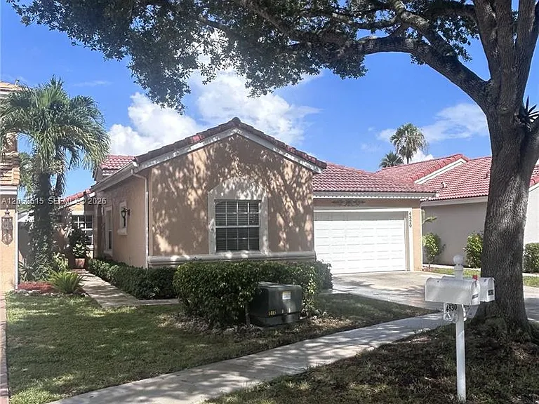 4820 SW 152nd Way — Photo 4