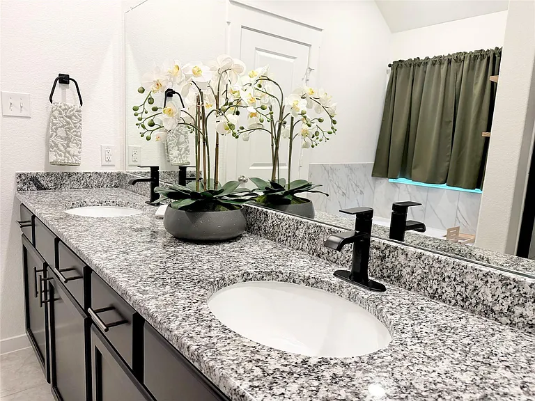 4724 Peony Green Dr — Photo 34