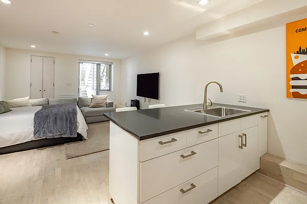 Rented by Rove Travel LLC | media 22