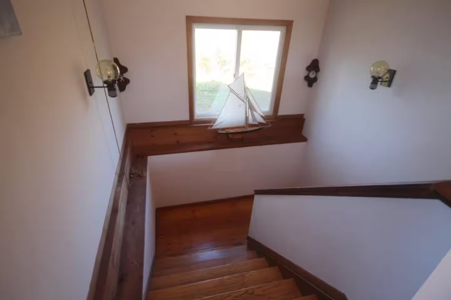 stairs to lower level