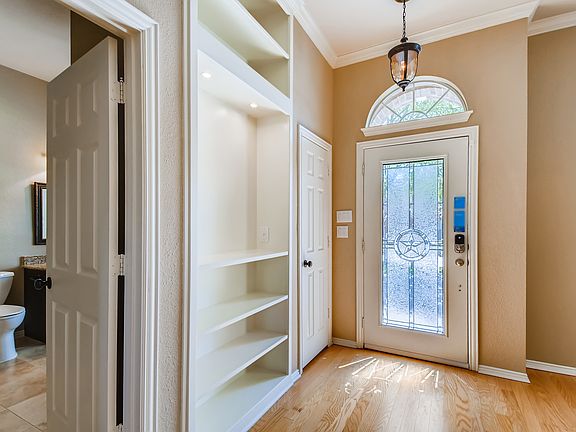 3rd image of 1414 McClure Dr