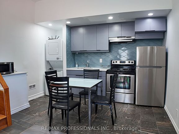 4th image of 5 Farmbrook Rd #B