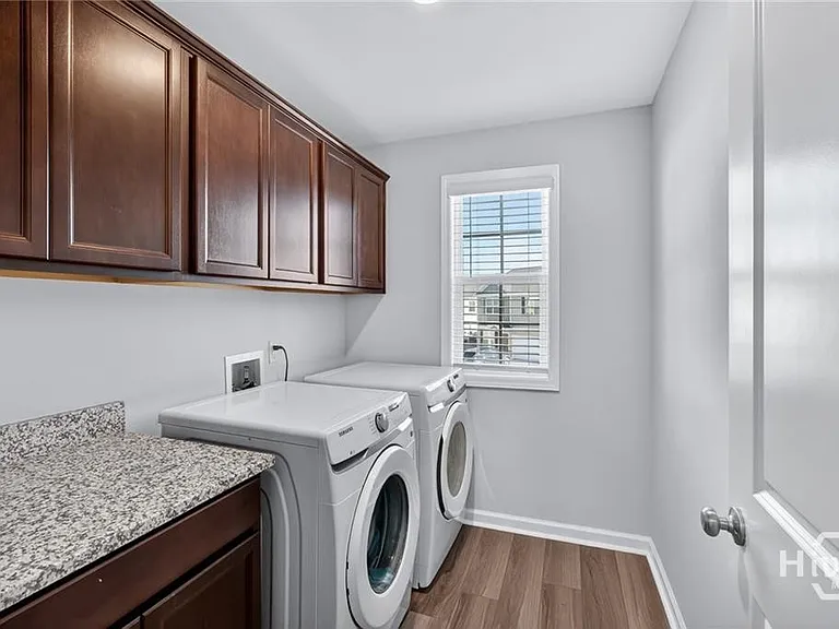 124 Jennie Dr — Photo 28