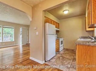 4935 SE 76th Ave, Portland, OR 97206